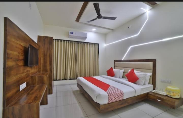 Hotel Kailash Virpur Exterior photo