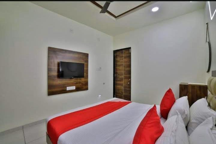 Hotel Kailash Virpur Exterior photo