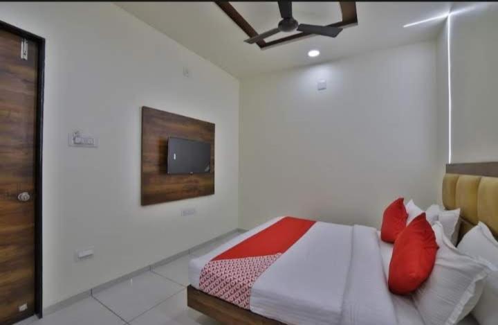 Hotel Kailash Virpur Exterior photo
